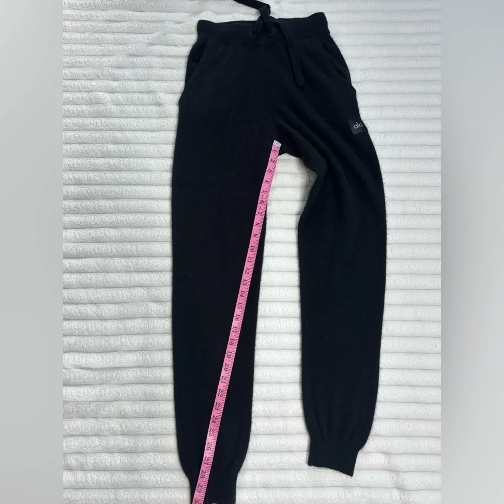 ALO Yoga Black  Textured Fabric
